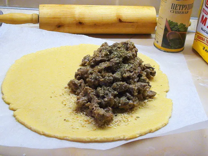 Почки тушёные,  в песочном тесте. пирог с почками.: шаг 4