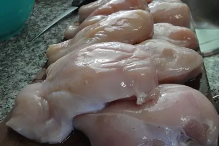 Сэндвич с куриной грудкой и соусом ремулад: шаг 1