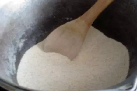 Бабушкина каша из жареной манной крупы: шаг 2