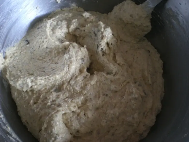 Сирийский манно-ореховый торт с шоколадом и финиками: шаг 15