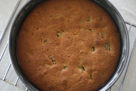 Сирийский манно-ореховый торт с шоколадом и финиками: шаг 17