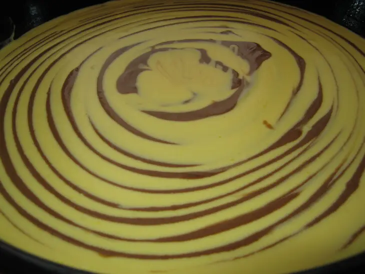 Пирог "мини зебра" + рулет с апельсиновым вареньем: шаг 1