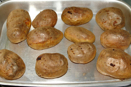 Картофельные лодочки с грибами и зеленью: шаг 3