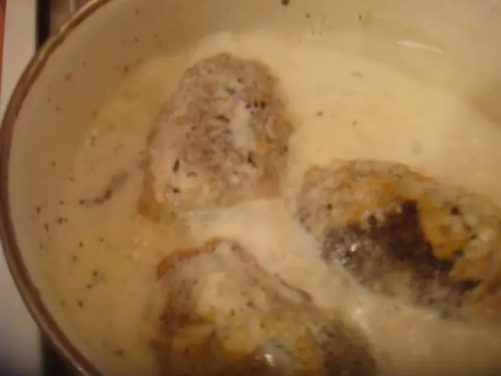 Зразы мясные с сыром и сливочным соусом: шаг 1