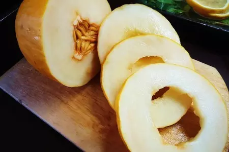 Дорадо запеченная в духовке с мятой и дыней: шаг 3