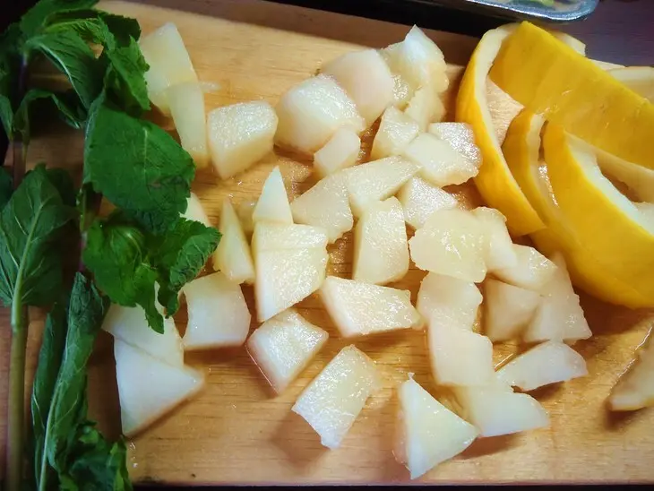 Дорадо запеченная в духовке с мятой и дыней: шаг 4