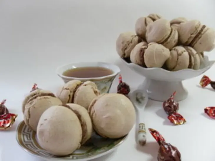 Кофейные макаруны: шаг 15