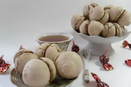 Кофейные макаруны: шаг 15