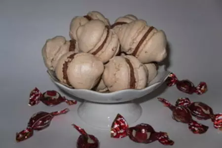 Кофейные макаруны: шаг 16