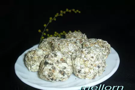 Трюфели из белого шоколада, сушeной клюквы и овсяных хлопьев: шаг 5