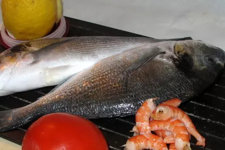 Дорадо, запеченная с креветками: шаг 1