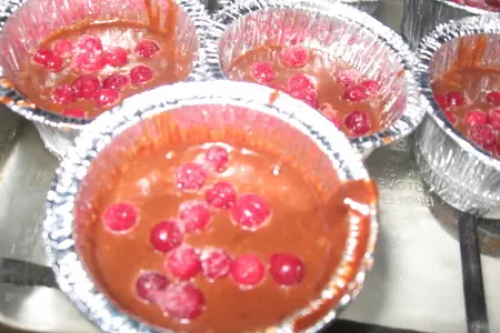 Шоколадно-сырное пирожное с брусникой"дуэльные": шаг 4