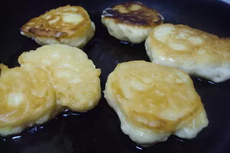 Постные  оладьи с яблоками.: шаг 5