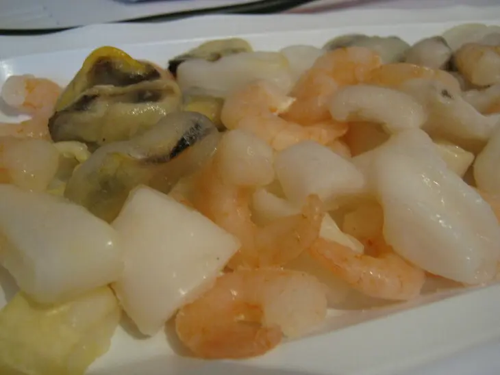 Коктейль из морепродуктов  с овощами=): шаг 6