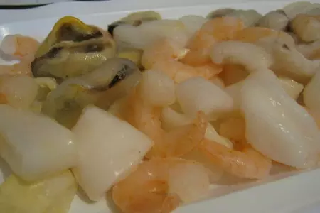 Коктейль из морепродуктов  с овощами=): шаг 6