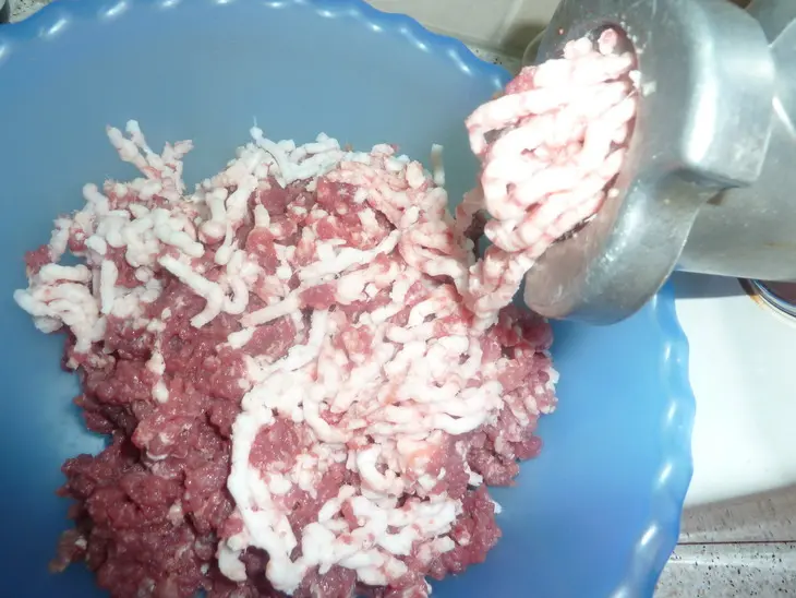 Марокканские ароматные котлетки из баранины с мятно - йогуртовым соусом: шаг 2