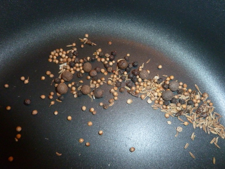 Марокканские ароматные котлетки из баранины с мятно - йогуртовым соусом: шаг 5