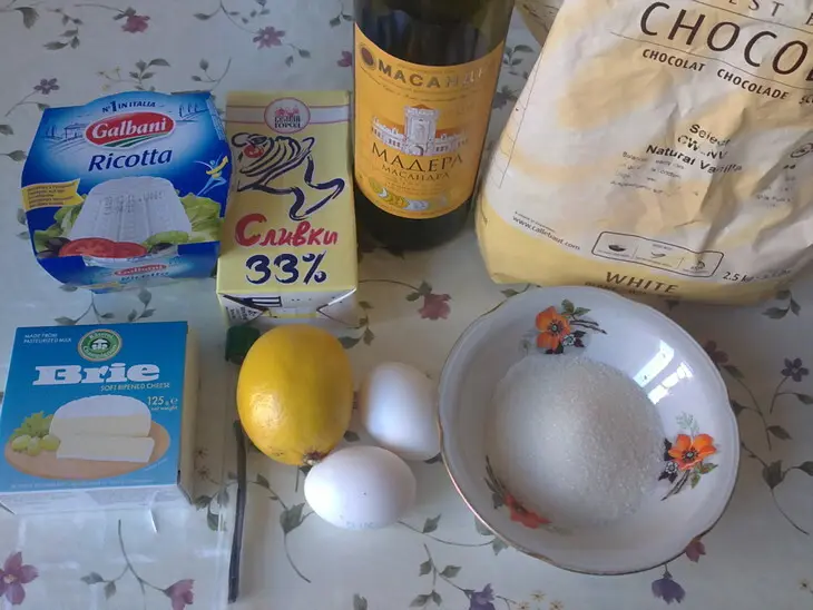 Чиз-кейк мадера с клубничным карпаччо: шаг 1