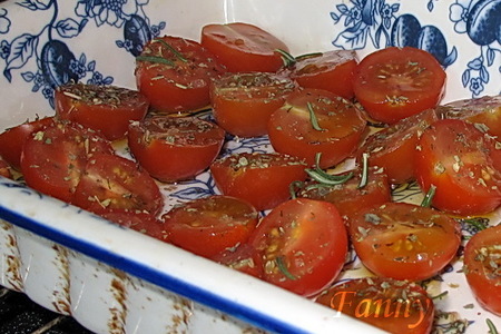 Салат с печеными помидорами и индейкой: шаг 2