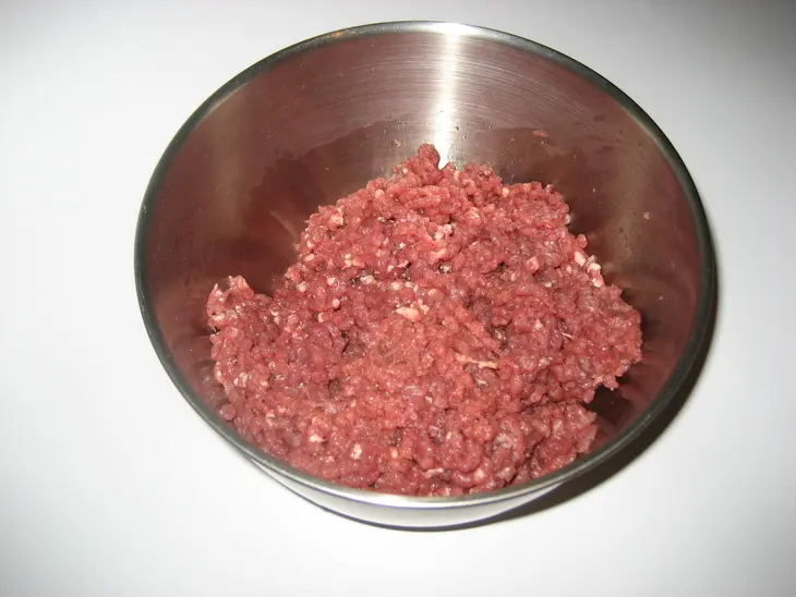 Мясной пирог с начинкой.: шаг 1