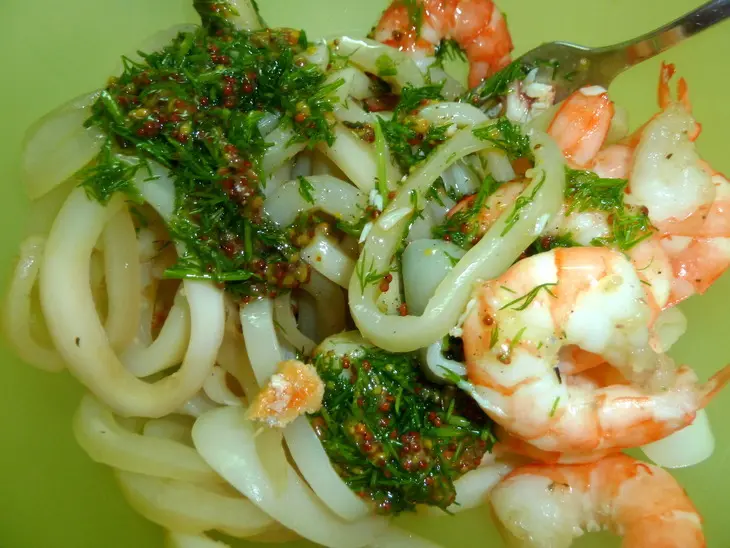 Салат "морской бриз" с камчатской ноткой: шаг 7