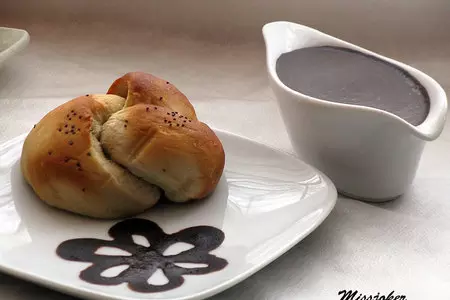Кофейные булочки с шоколадно-банановым соусом // постные: шаг 14
