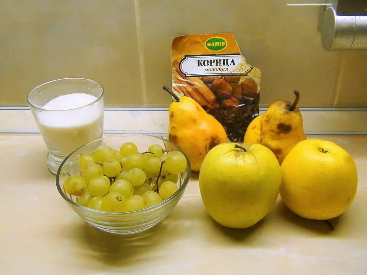 Галета из цельнозерновой муки с фруктовым ассорти и пряностями.: шаг 2