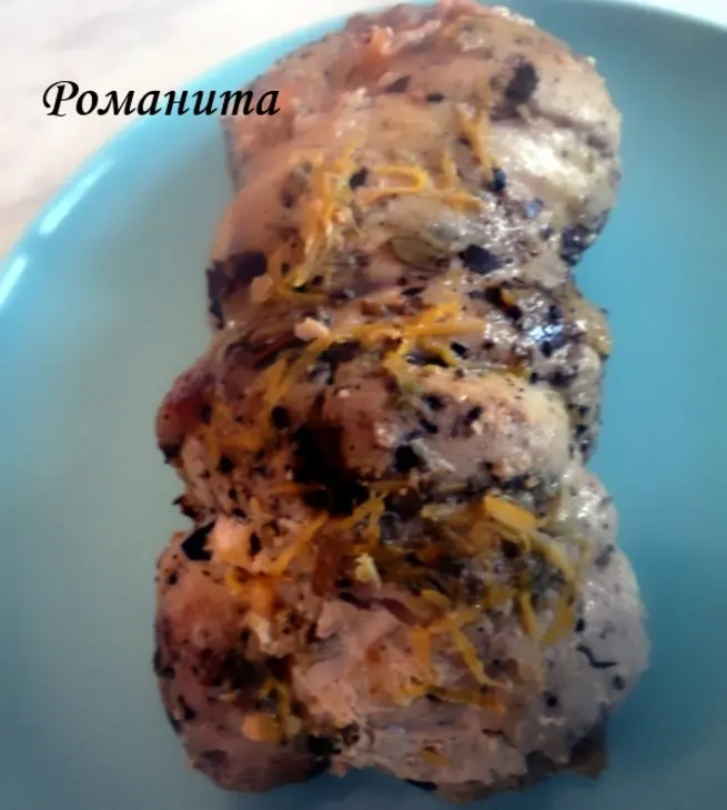 Запеченый свиной рулет с зеленью, сыром и маринованным огурчиком: шаг 5