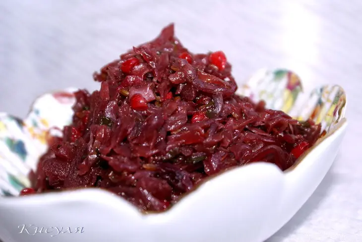 Краснокочанная капуста с брусникой и яблоками: шаг 5