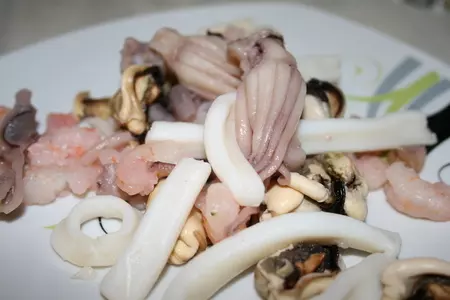 Салат-коктейль с брокколи и морепродуктами: шаг 3