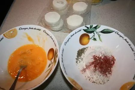 Зеленый салат с авокадо и жареным сыром: шаг 2