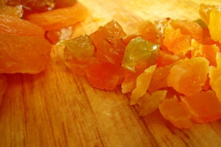Солнечные морковные биточки с курагой, изюмом, яблоком для таси и ее мамы наташи: шаг 2