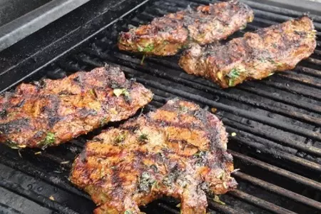 Нью-иорк стэйк с ромеско соусом и овощами: шаг 6