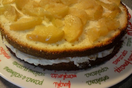 Торт – бисквитно-сливочный с яблочной прослойкой - проще простого: шаг 8