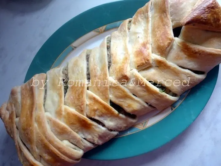 Слоеный пирог с рыбой и картофелем: шаг 7