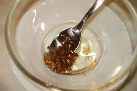 Салат "червонец" с  пряной рукколой от "белой дачи", копченой курицей, огурцом и фасолью: шаг 7