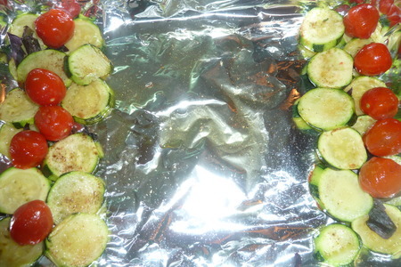 Сибас с чесночно-розмариновым ароматом, запеченный с овощами: шаг 8