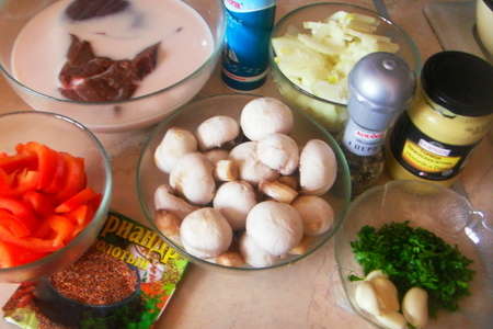 Печень,запечённая с овощами и грибами.: шаг 1