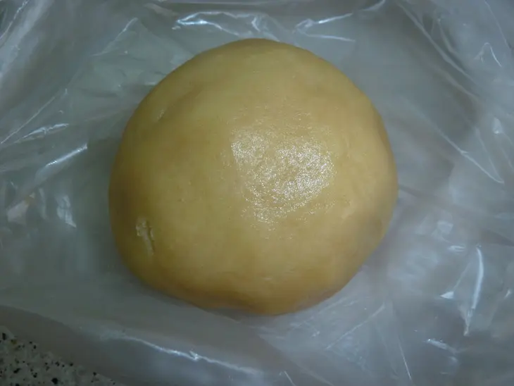 Домашний торт " шоко-груша" с консервированными грушами, шоколадом и орехами: шаг 3