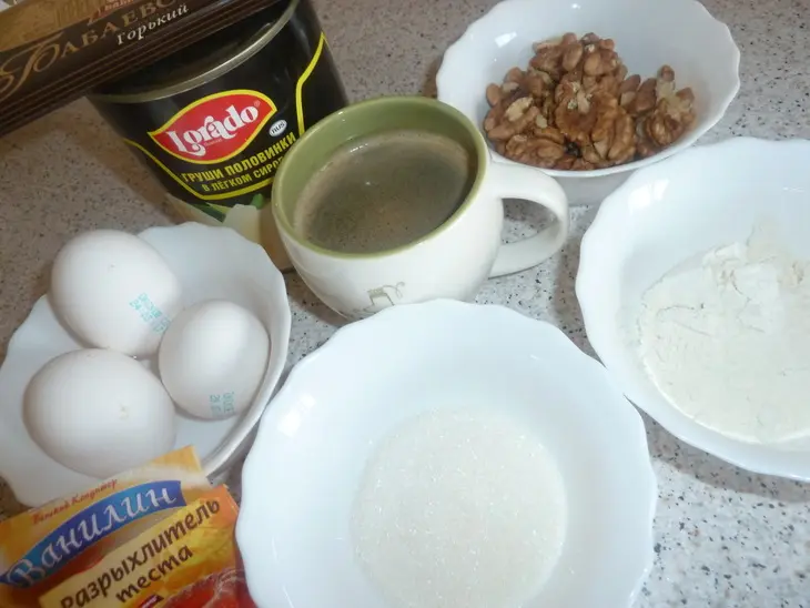 Домашний торт " шоко-груша" с консервированными грушами, шоколадом и орехами: шаг 9