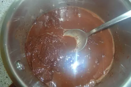 Домашний торт " шоко-груша" с консервированными грушами, шоколадом и орехами: шаг 10