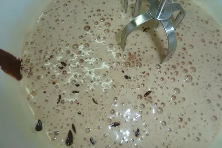 Домашний торт " шоко-груша" с консервированными грушами, шоколадом и орехами: шаг 12