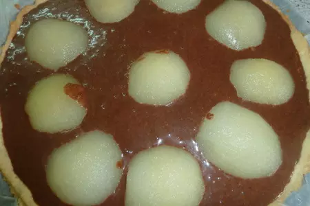 Домашний торт " шоко-груша" с консервированными грушами, шоколадом и орехами: шаг 17