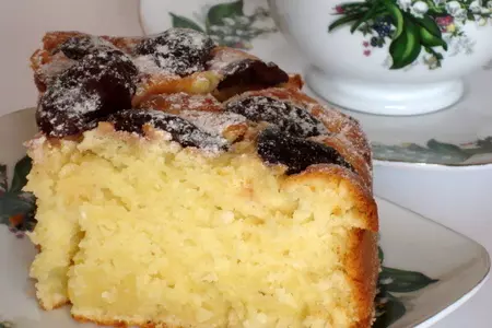 Пирог  с кокосовой стружкой и сливой: шаг 7