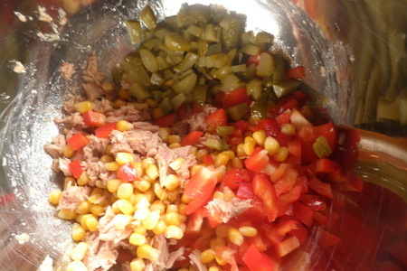 Тортилья с салатом из тунца и кукурузы: шаг 1