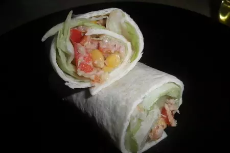 Тортилья с салатом из тунца и кукурузы: шаг 3