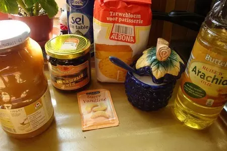 Постные яблочные оладушки / с клубникой: шаг 1