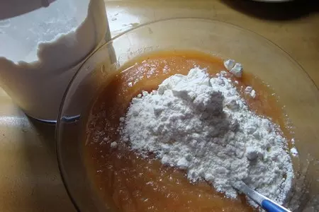 Постные яблочные оладушки / с клубникой: шаг 2