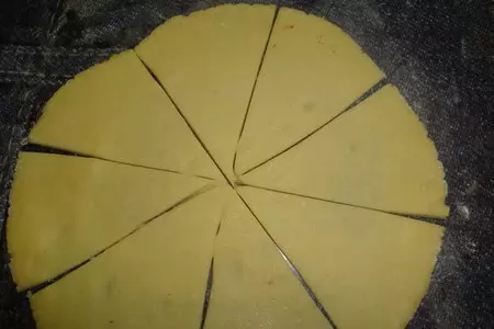 Постные рогалики на яблочном соке: шаг 1