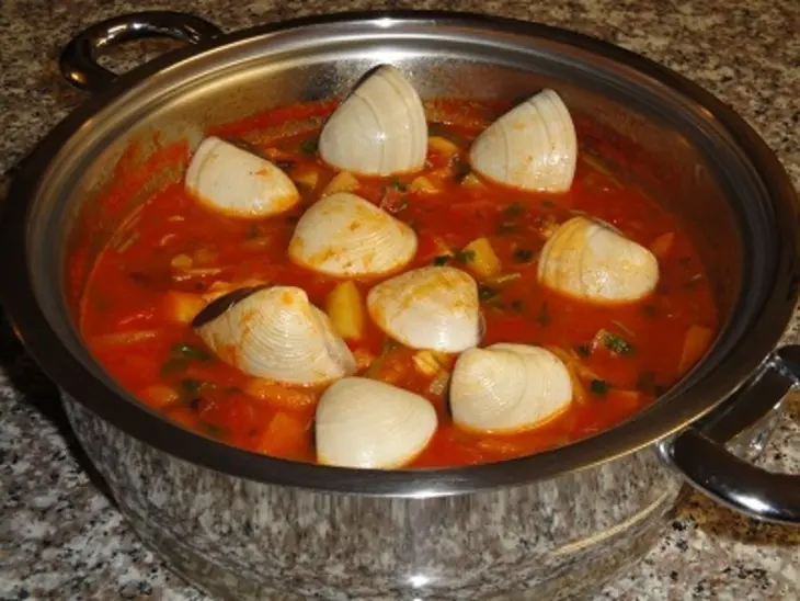 Охлаждённая похлёбка с моллюсками и картошкой: шаг 7
